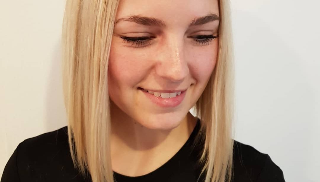 Sleek One Length Lob with Textured Ends and Blonde Color Medium Length Hairstyle