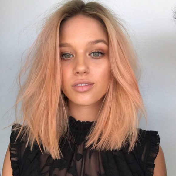 Soft Blend Bob with Just a Bend Messy Texture and Rose Gold Blonde Hair Color Medium Length Summer Hairstyle